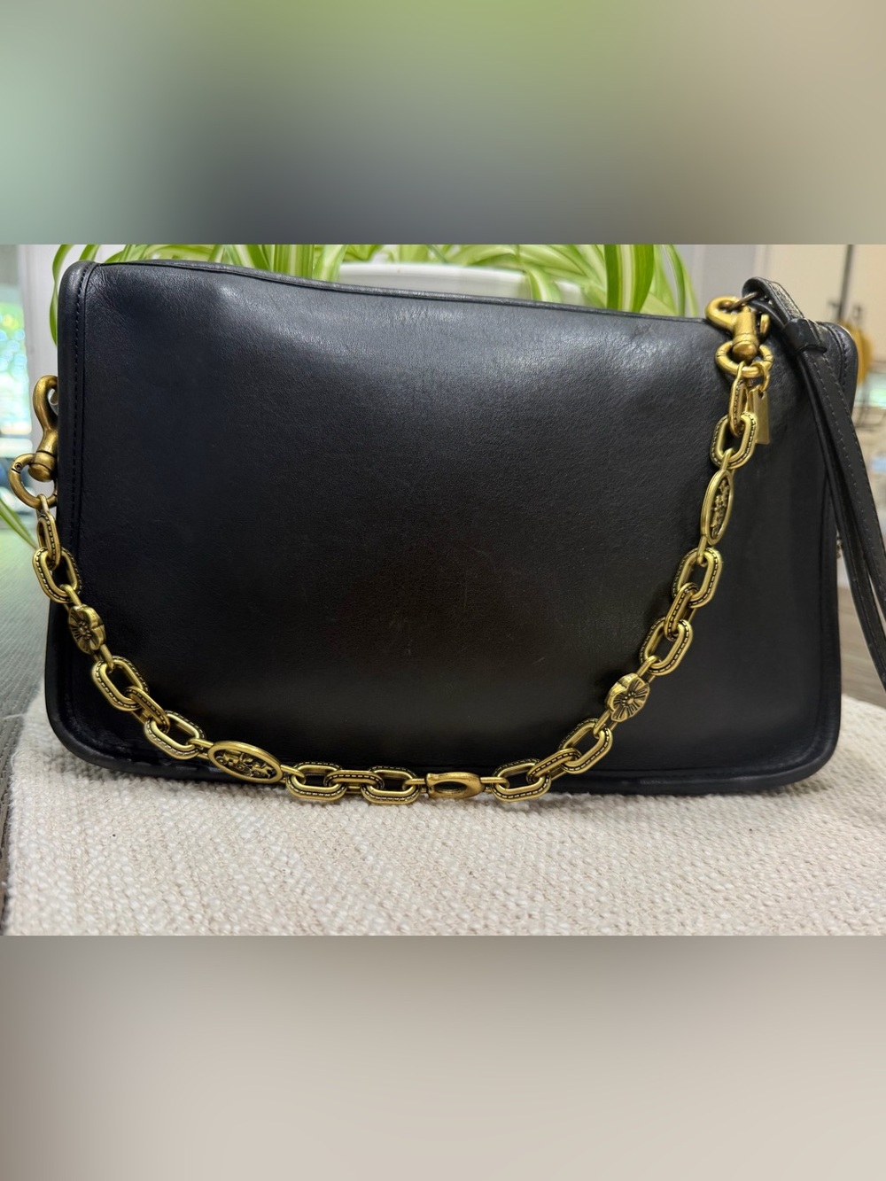 Vintage Coach Basic bag in black style# 9455